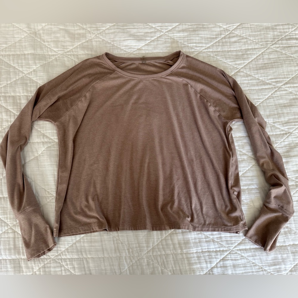 Beyond Yoga women’s chai featherweight long sleeve t-shirt size S